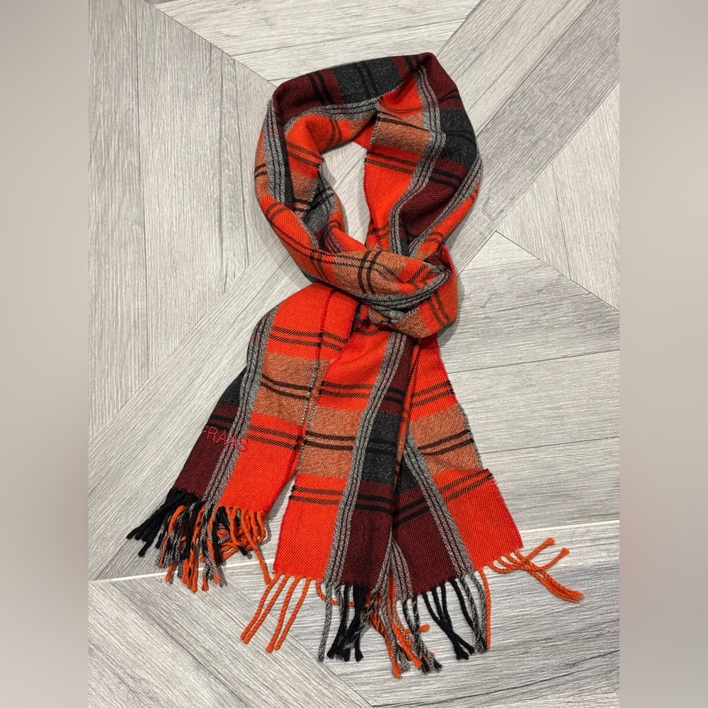 V. FRAAS Scarf, 100% Wool